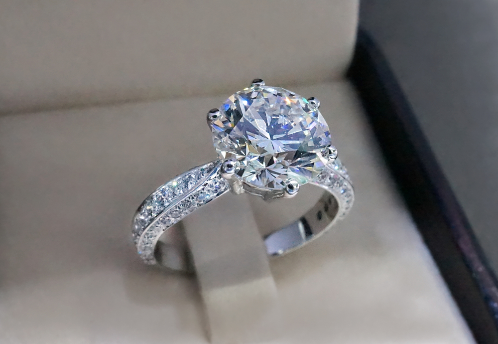 婚約指輪（エンゲージメントリング）としてのダイヤモンドリング