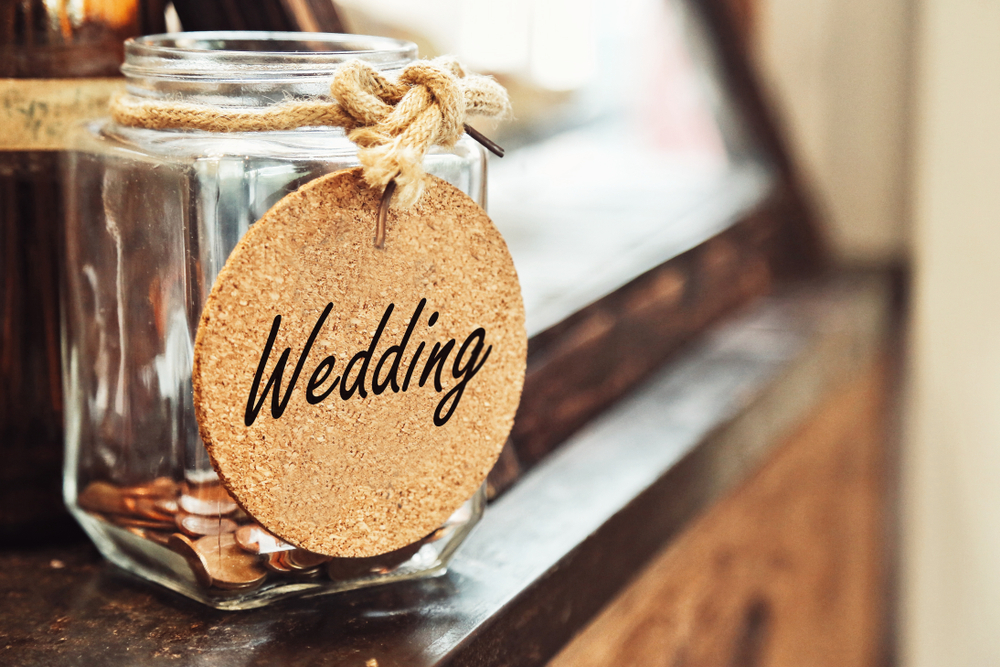 プロポーズや結婚のための貯金