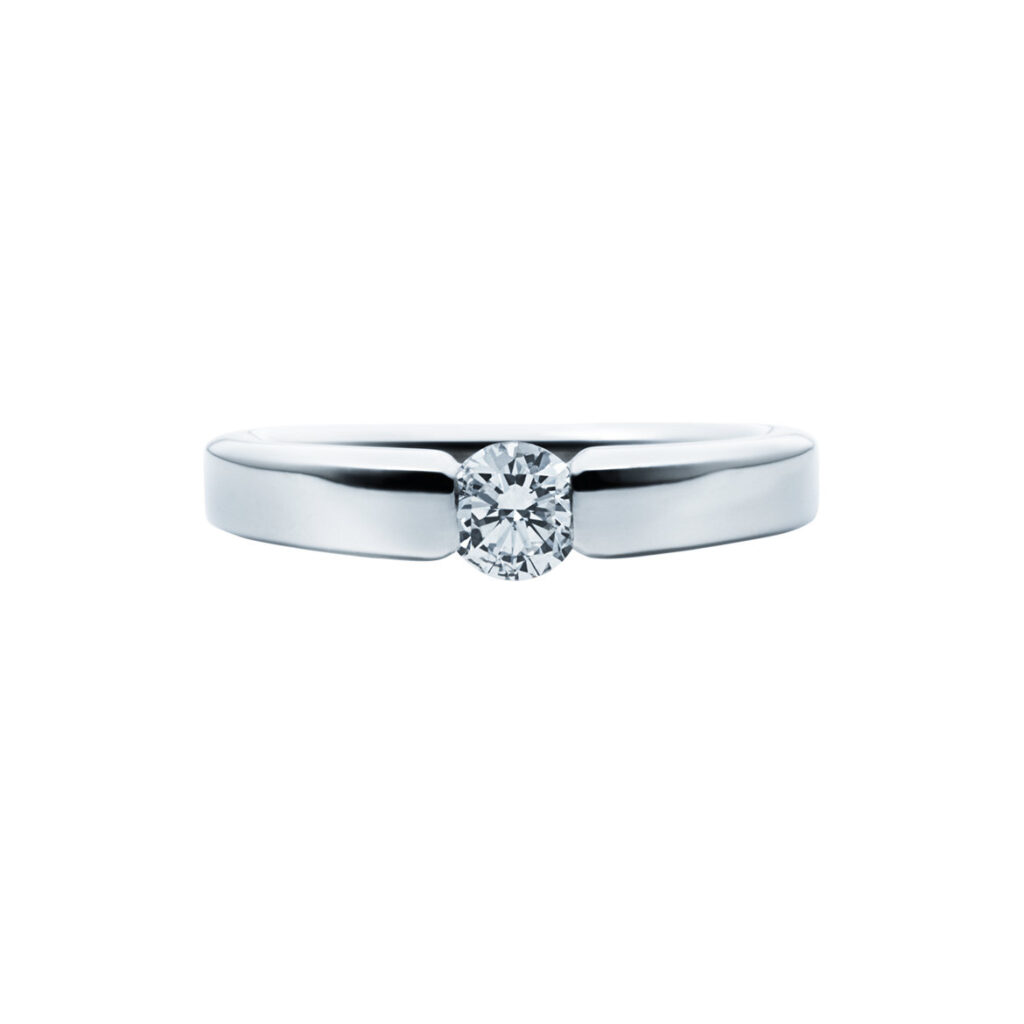 ソリテールデザインの婚約指輪