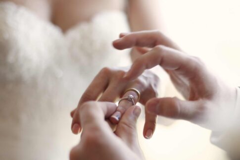 婚約指輪と結婚指輪の重ね付け
