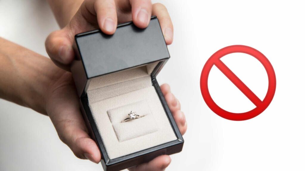 婚約指輪でプロポーズはしてはいけない